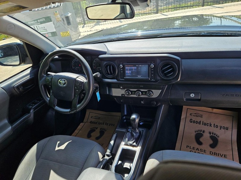 Toyota Tacoma 2WD Vehicle Image 17