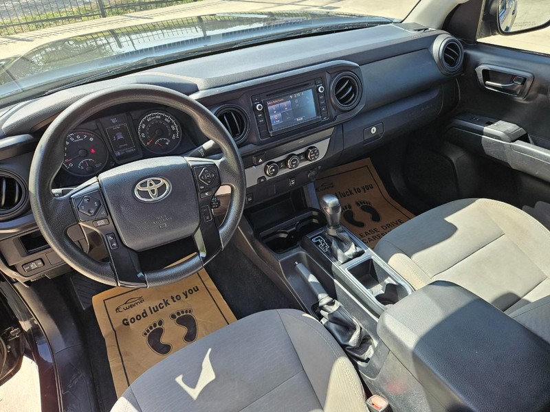 Toyota Tacoma 2WD Vehicle Image 18