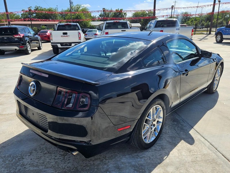Ford Mustang Vehicle Image 05