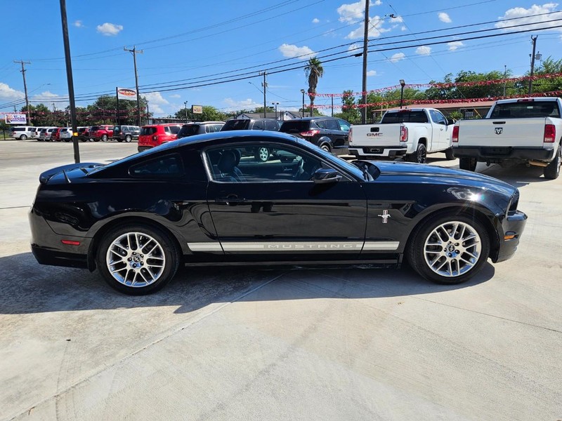 Ford Mustang Vehicle Image 06
