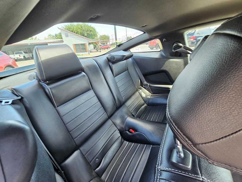 Ford Mustang Vehicle Image 15