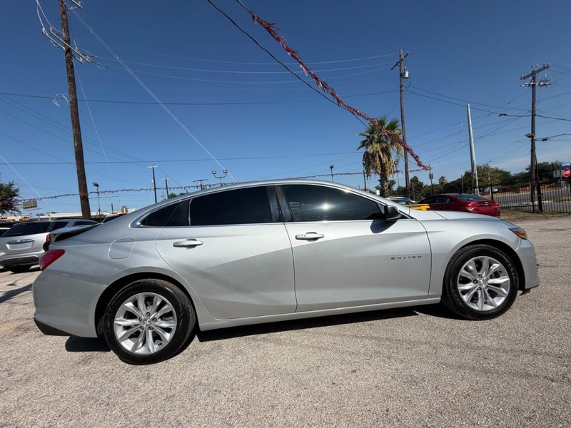 Chevrolet Malibu Vehicle Image 05