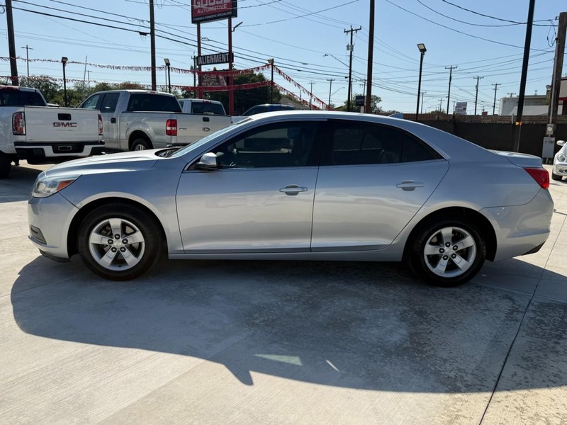 Chevrolet Malibu Vehicle Image 02