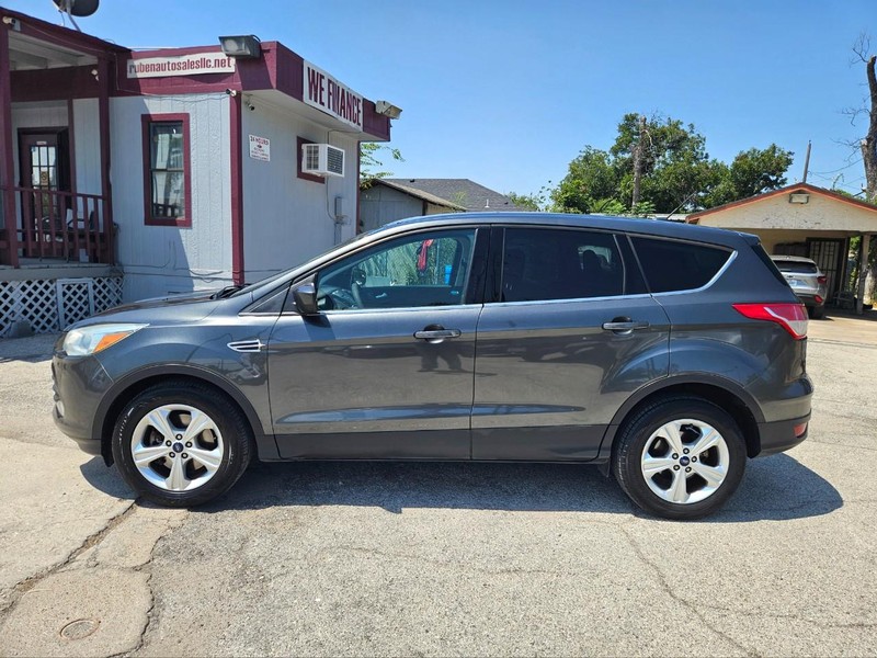 Ford Escape Vehicle Image 02
