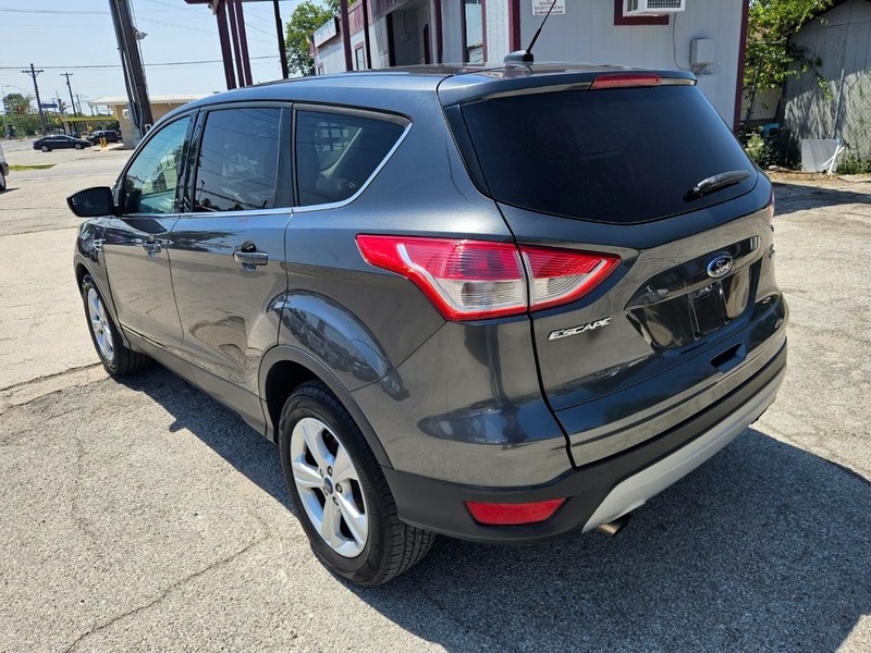 Ford Escape Vehicle Image 03