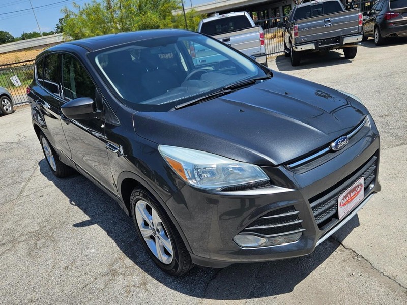 Ford Escape Vehicle Image 09