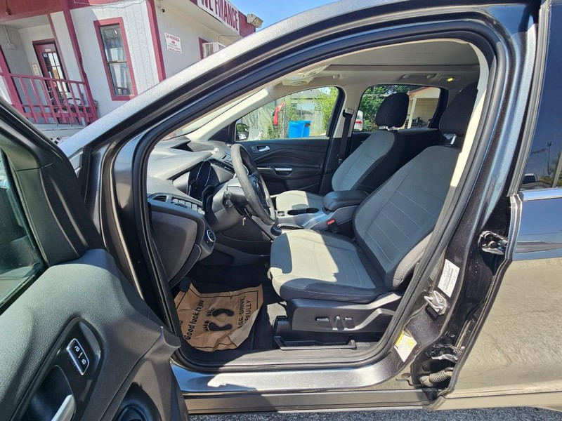 Ford Escape Vehicle Image 12