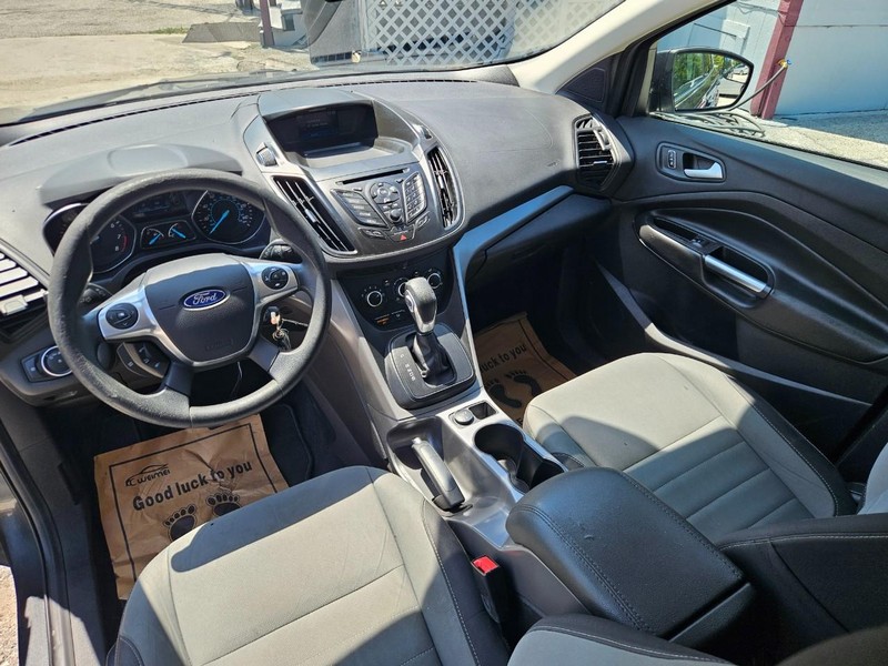 Ford Escape Vehicle Image 16