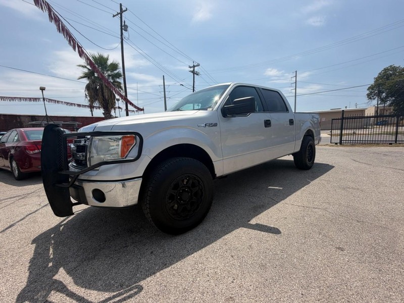 Ford F-150 Vehicle Full-screen Gallery Image 01