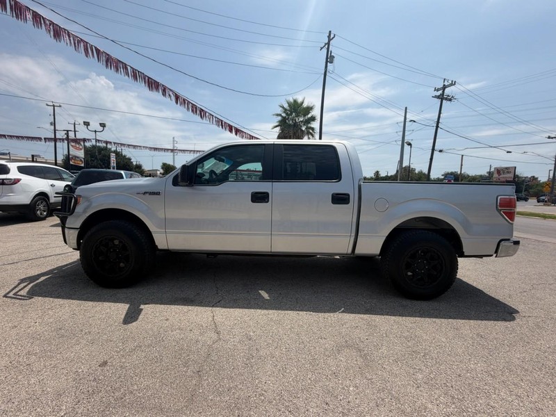 Ford F-150 Vehicle Full-screen Gallery Image 02