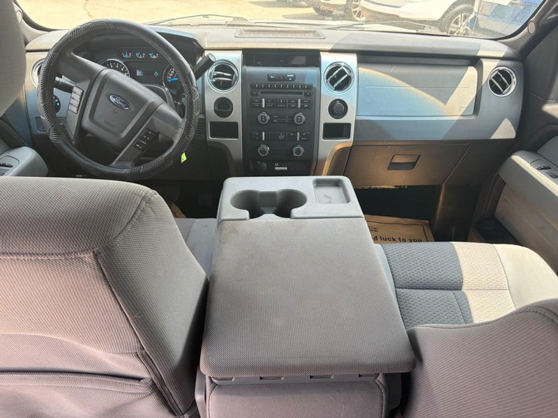 Ford F-150 Vehicle Full-screen Gallery Image 08