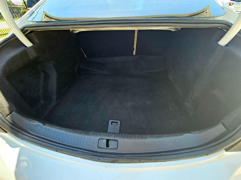 Buick Regal Vehicle Image 06
