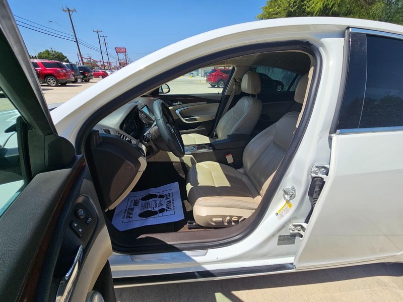 Buick Regal Vehicle Image 12