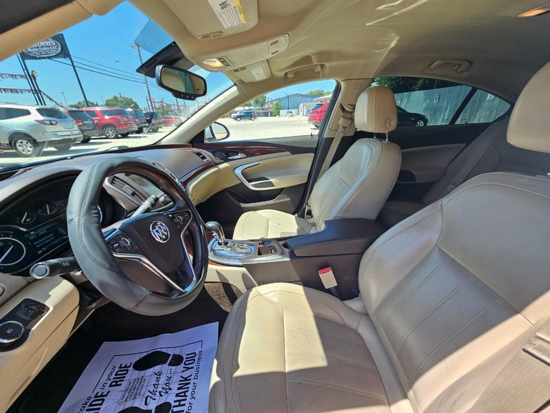 Buick Regal Vehicle Image 13