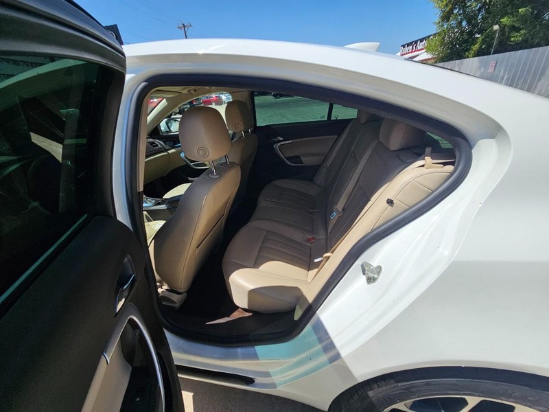 Buick Regal Vehicle Image 14