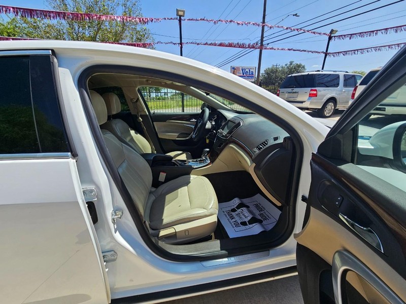 Buick Regal Vehicle Image 16