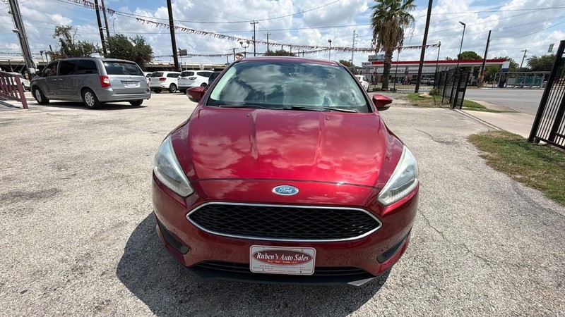 Ford Focus Vehicle Image 02
