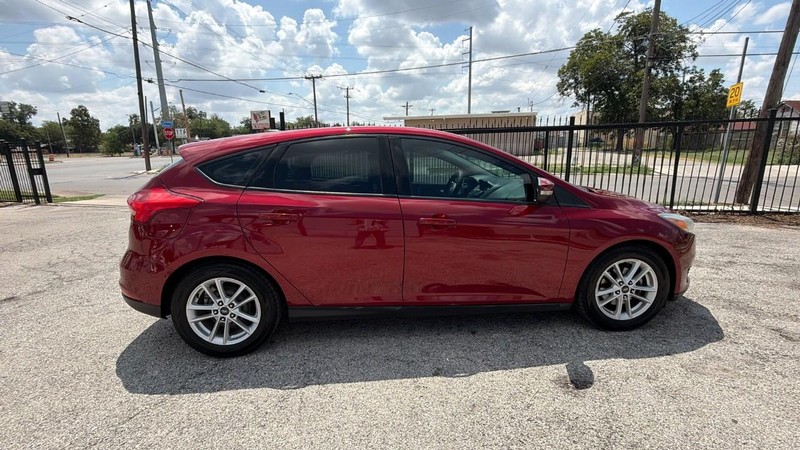 Ford Focus Vehicle Image 03