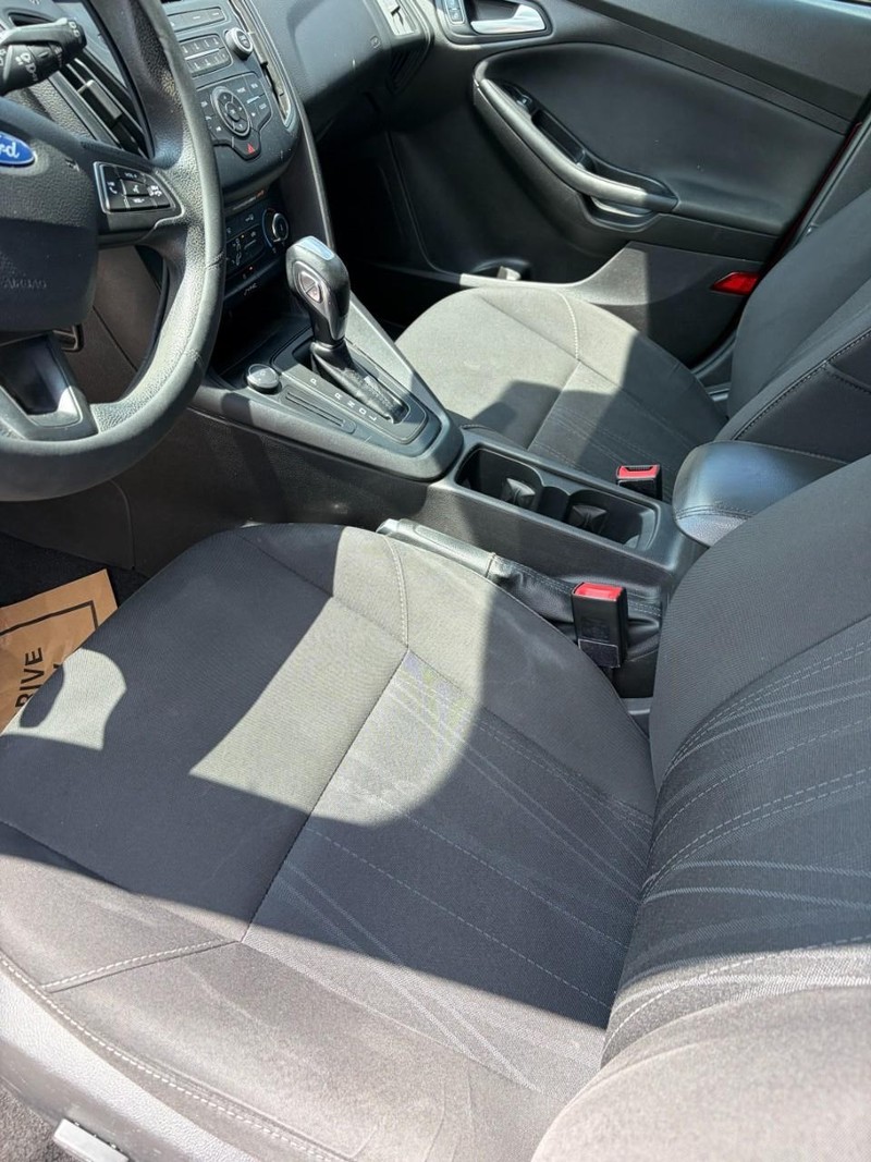 Ford Focus Vehicle Image 04