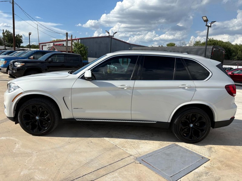 BMW X5 Vehicle Image 02