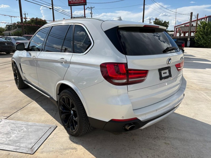 BMW X5 Vehicle Image 03