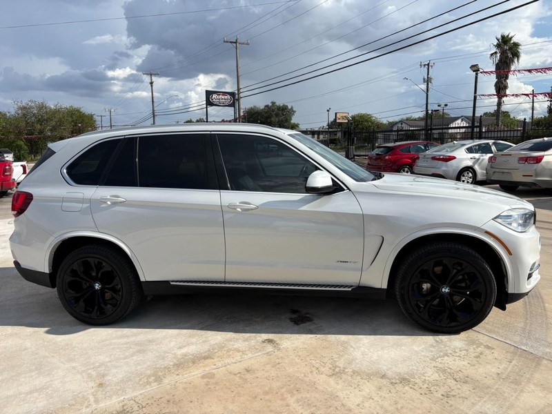 BMW X5 Vehicle Image 05