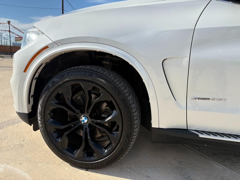 BMW X5 Vehicle Image 07