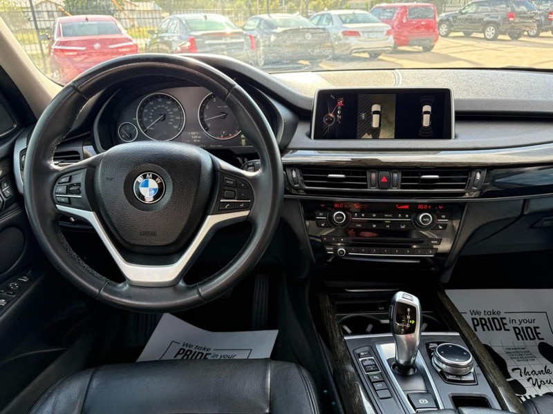 BMW X5 Vehicle Image 10