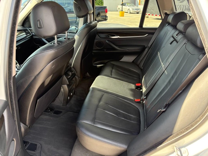 BMW X5 Vehicle Image 15
