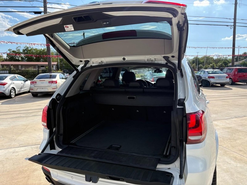 BMW X5 Vehicle Image 18