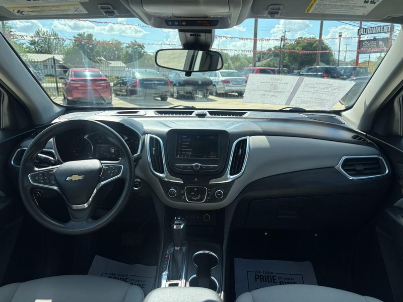 Chevrolet Equinox Vehicle Image 09