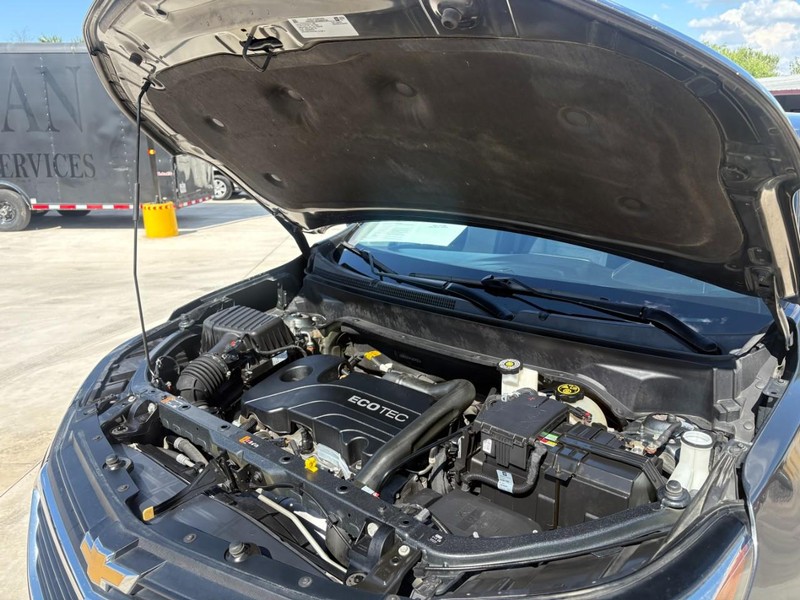 Chevrolet Equinox Vehicle Image 15