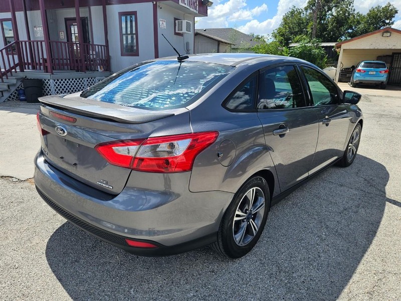 Ford Focus Vehicle Image 05