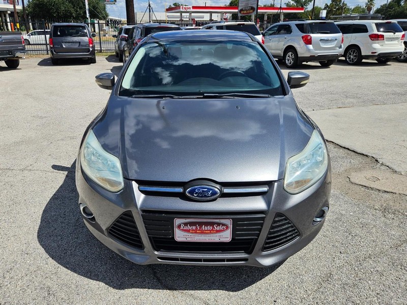 Ford Focus Vehicle Image 08