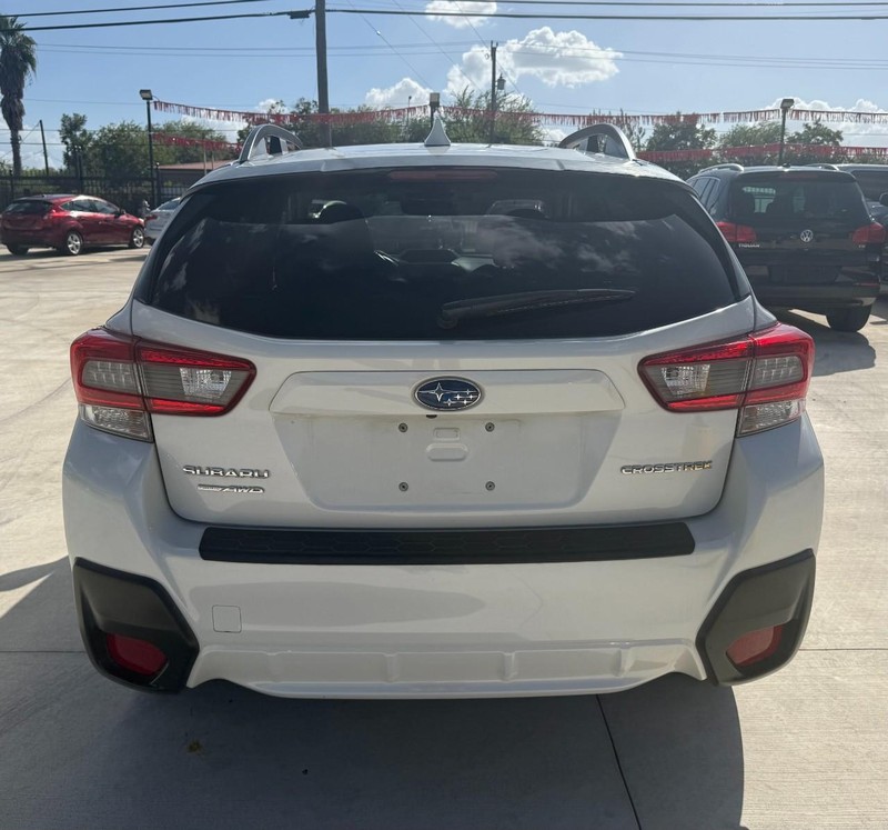 Subaru Crosstrek Vehicle Image 04