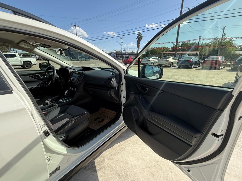 Subaru Crosstrek Vehicle Image 11