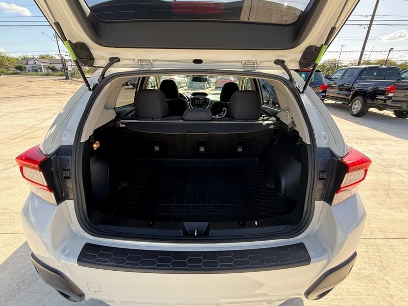 Subaru Crosstrek Vehicle Image 18
