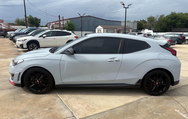 Hyundai Veloster Vehicle Image 02