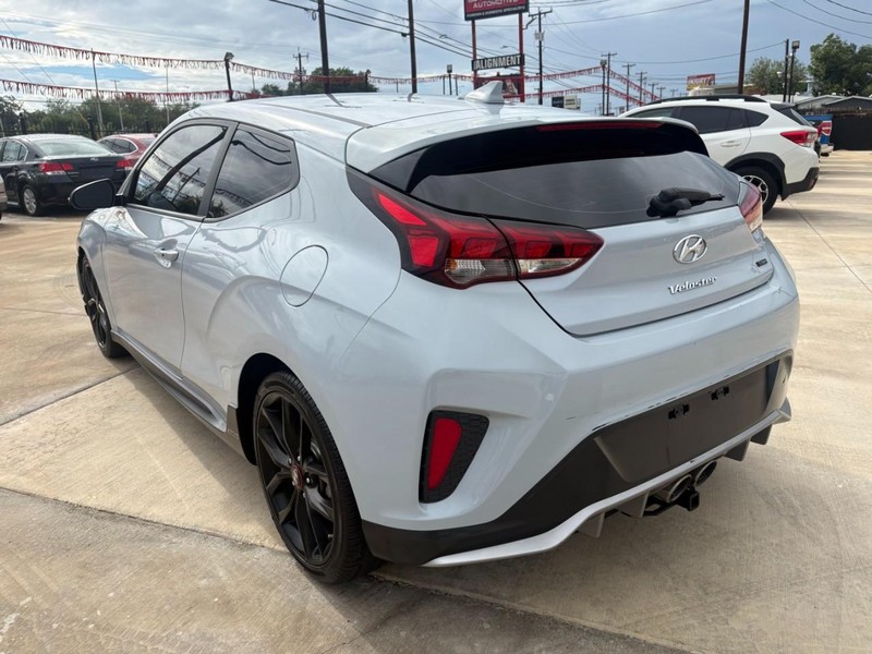 Hyundai Veloster Vehicle Image 03