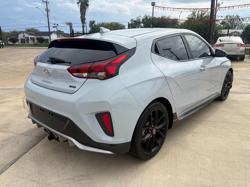 Hyundai Veloster Vehicle Image 04