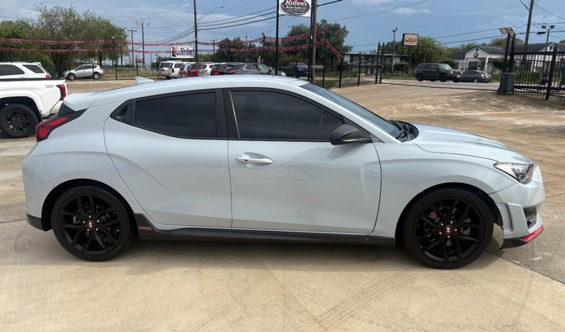 Hyundai Veloster Vehicle Image 05