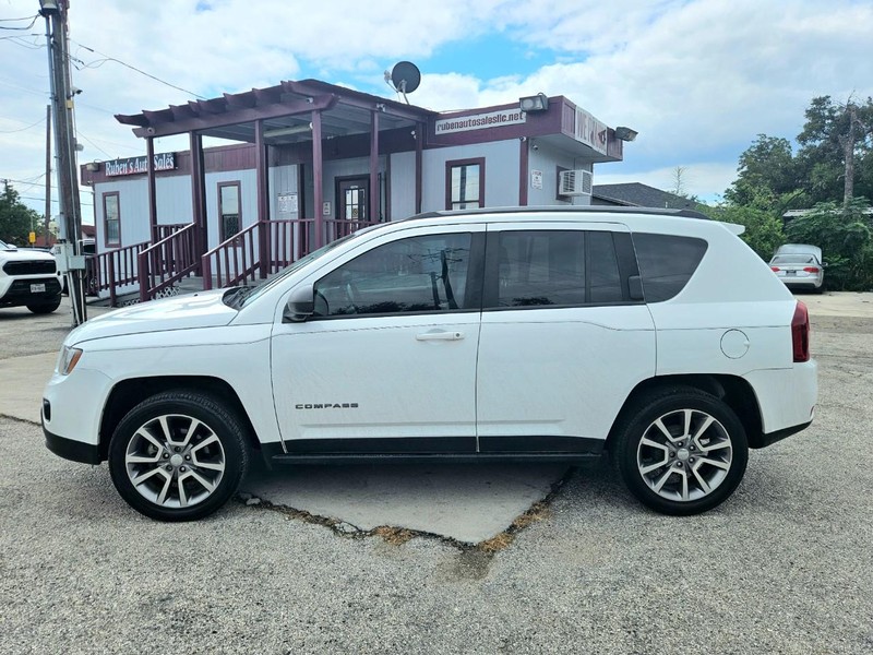 Jeep Compass Vehicle Image 02