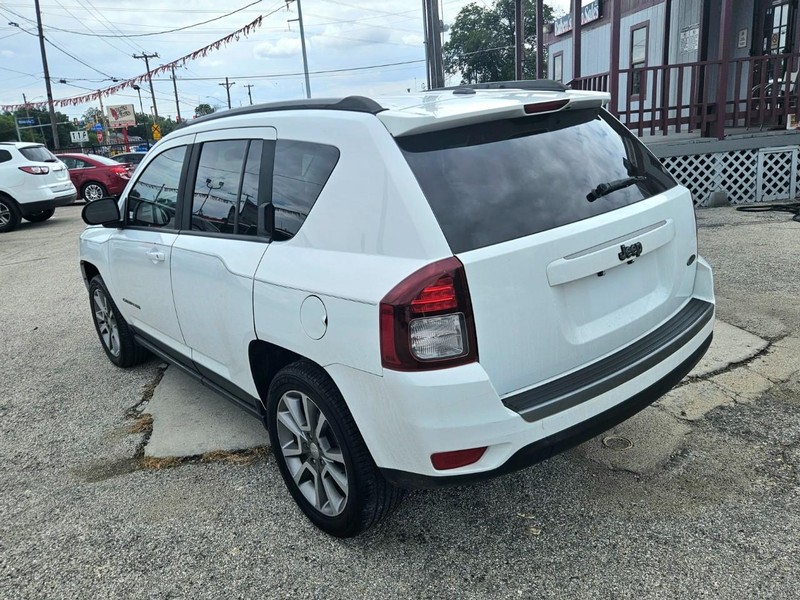 Jeep Compass Vehicle Image 03