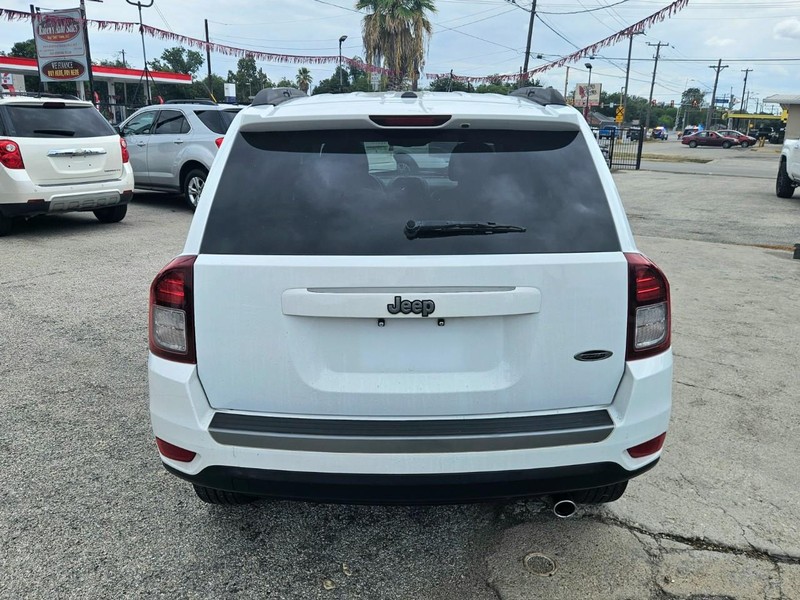 Jeep Compass Vehicle Image 04