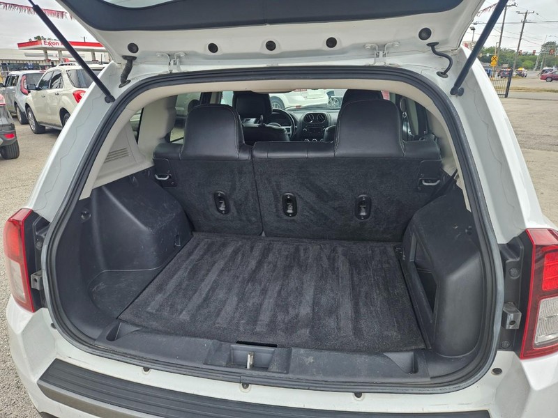 Jeep Compass Vehicle Image 05