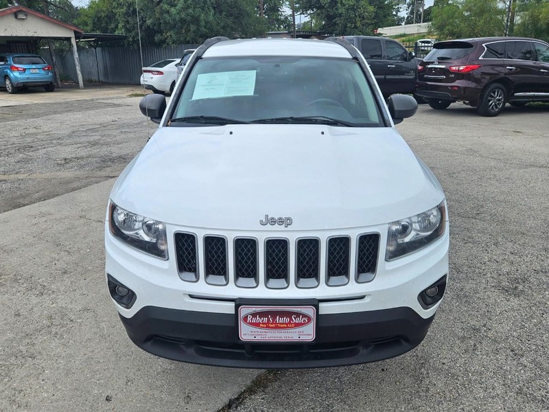 Jeep Compass Vehicle Image 09