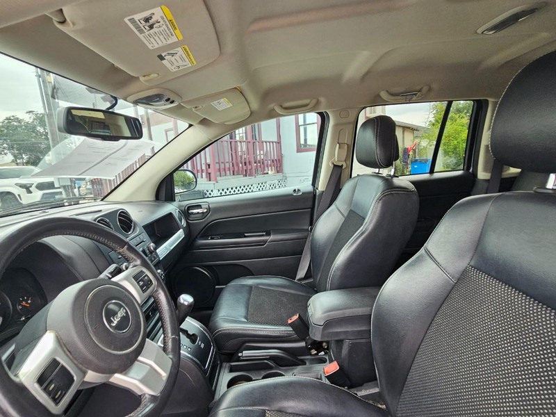 Jeep Compass Vehicle Image 11