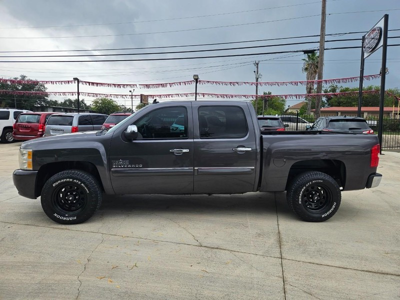 Chevrolet Silverado 1500 Vehicle Image 02