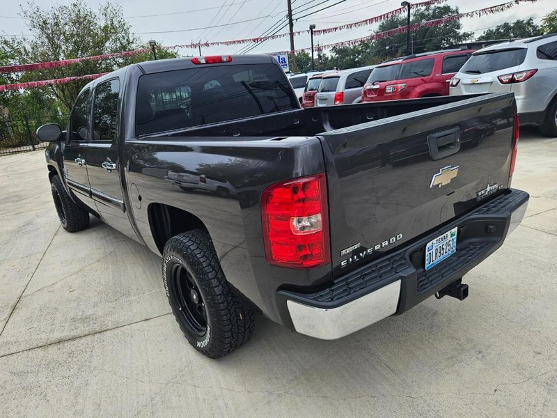 Chevrolet Silverado 1500 Vehicle Image 03