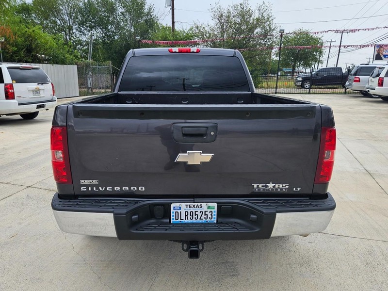 Chevrolet Silverado 1500 Vehicle Image 04